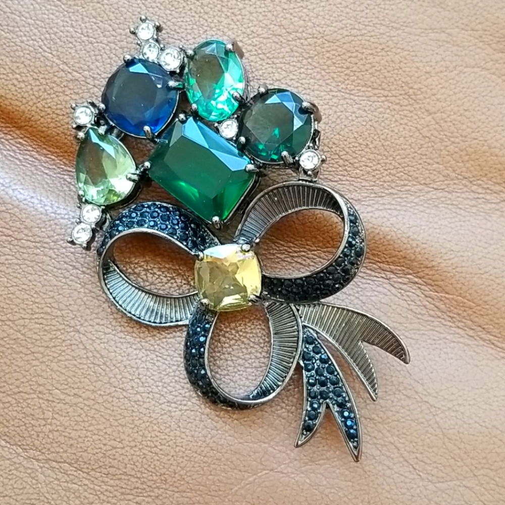 Vintage Floral Bouquet Avon Brooch